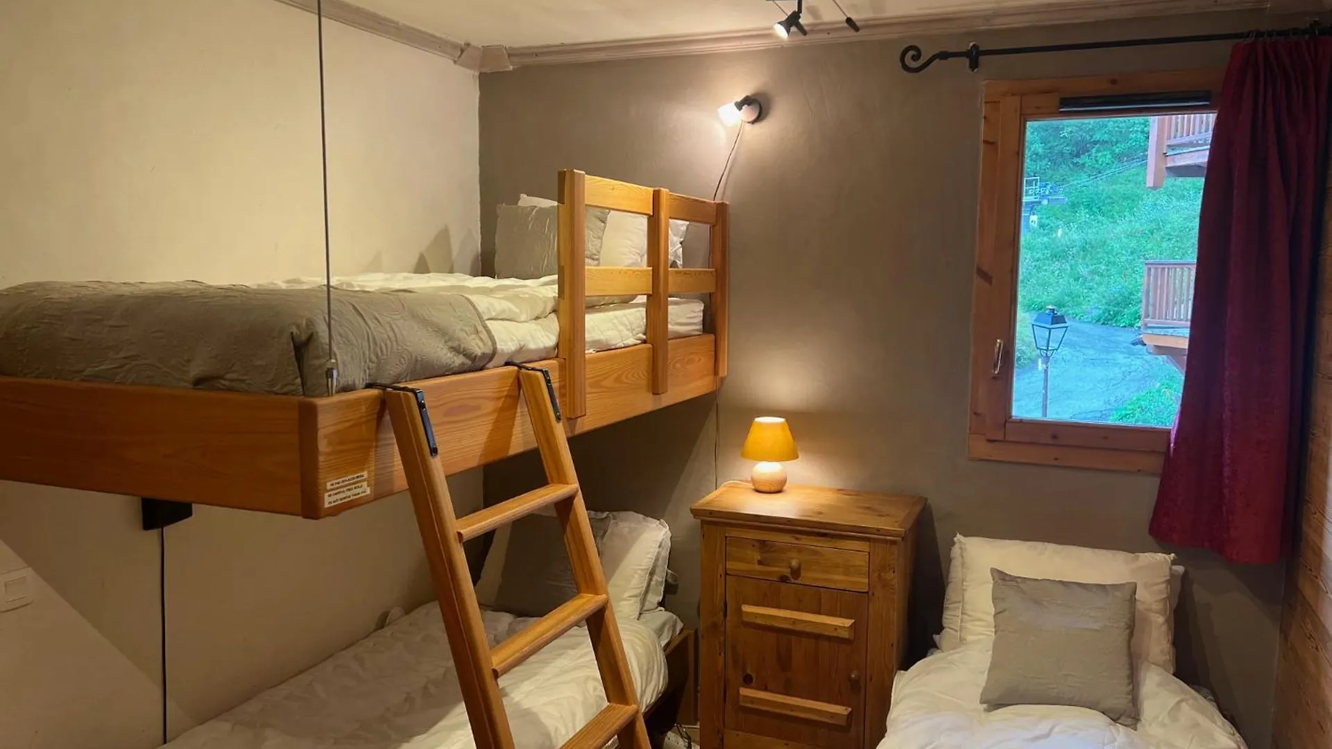 Chalet Le Chamois-Arolles- Arcs 2000-Alpes-France Bourg-Saint-Maurice Apartment